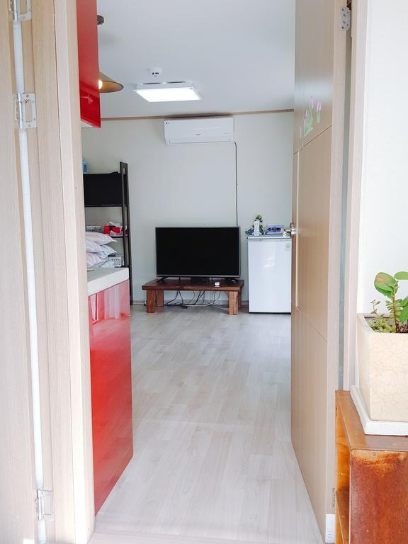 Yours Guesthouse In Tongyeong Exterior photo
